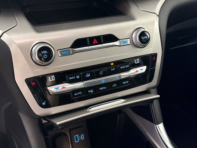 Used 2021 Ford Explorer XLT w/ Equipment Group 202A AWD/4WD image 25