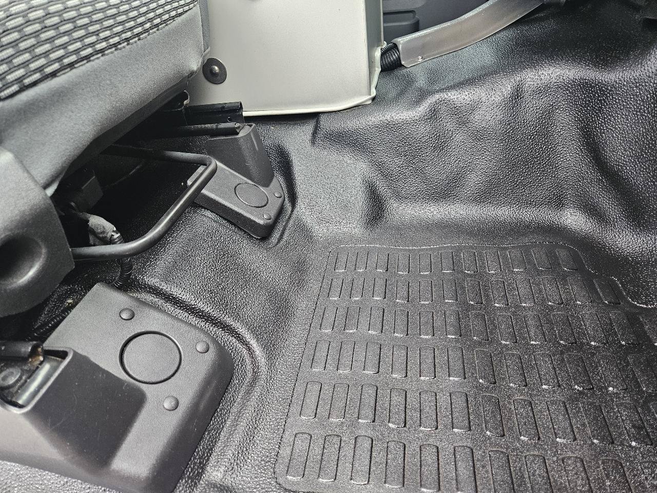 Used 2013 Ford F450 XLT w/ Ambulance Preparation Pkg RWD image 19