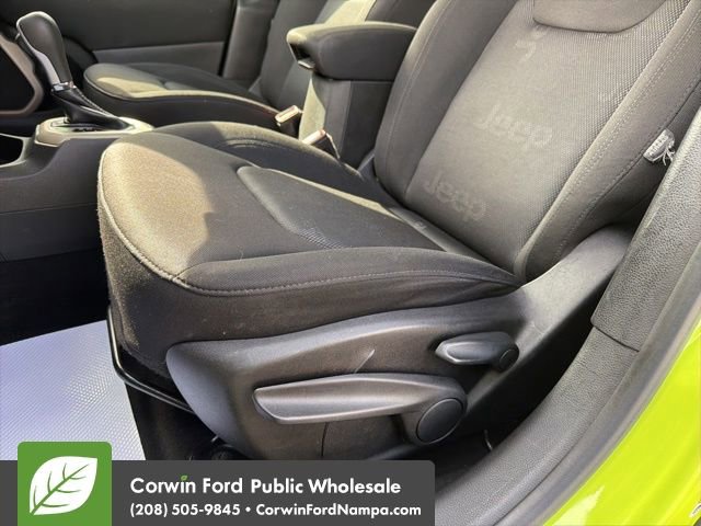 Used 2017 Jeep Renegade Sport w/ Power & Air Group AWD/4WD image 25