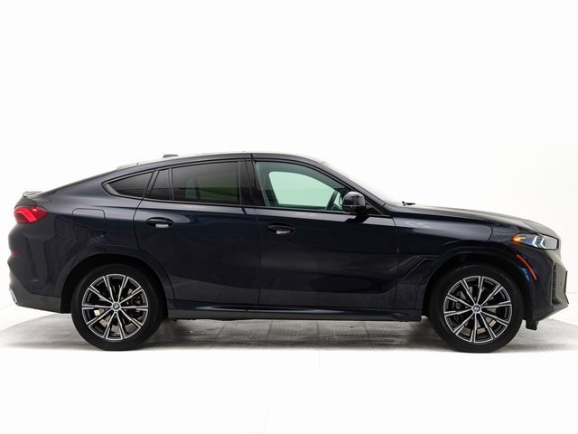 Used 2025 BMW X6 xDrive40i w/ Climate Comfort Package image 32