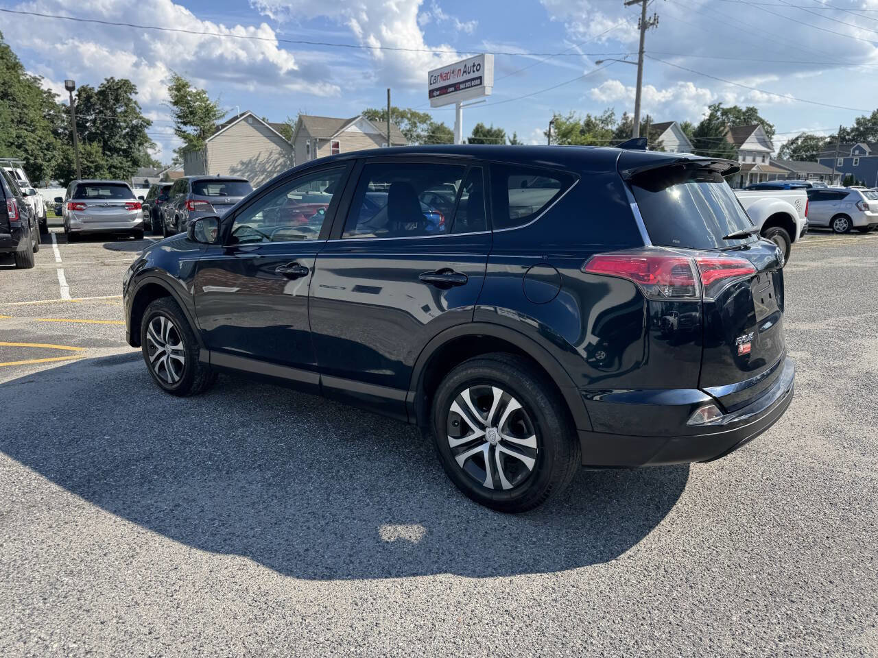 Used 2018 Toyota RAV4 LE image 14