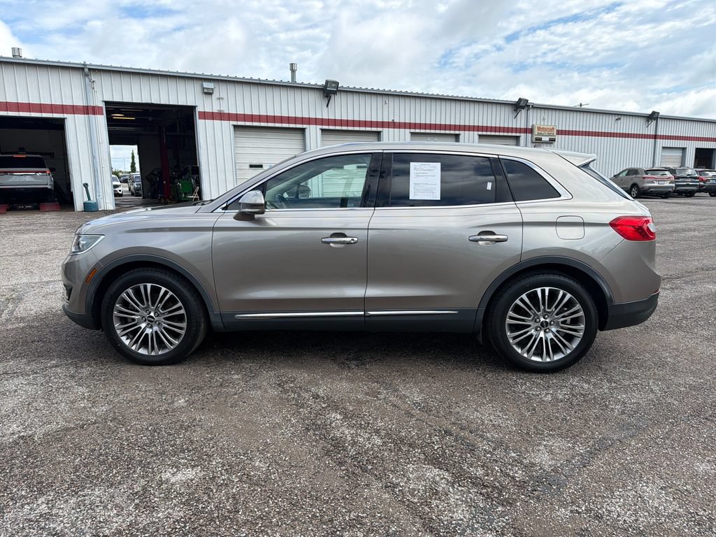 Used 2018 Lincoln MKX Reserve w/ Lincoln MKX Climate Package FWD image 2