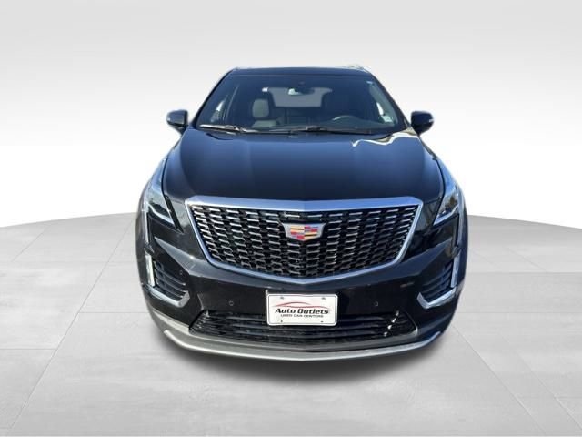 Used 2025 Cadillac XT5 Premium Luxury image 2
