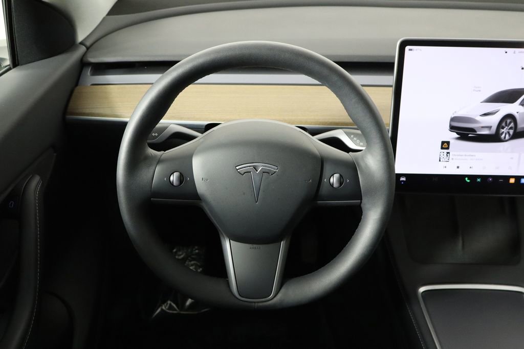 Used 2022 Tesla Model Y Long Range image 23