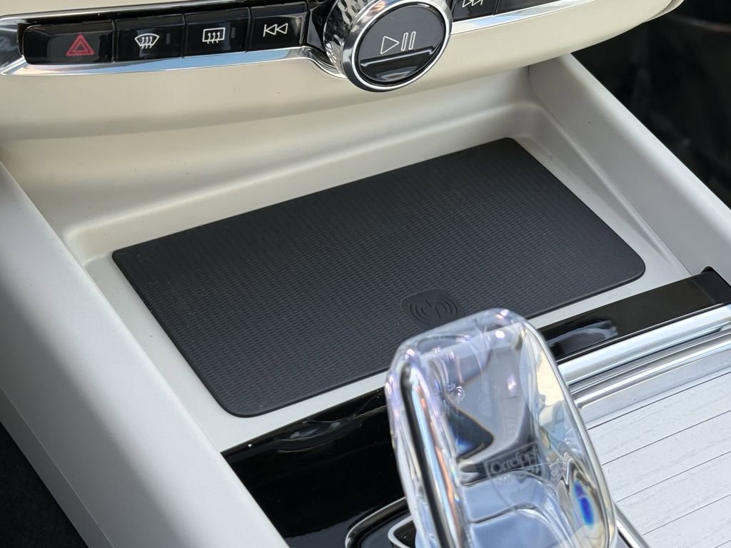 New 2026 Volvo XC60 B5 Ultra w/ Climate Package image 24