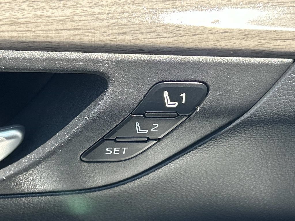 Used 2024 Toyota Grand Highlander AWD Hybrid image 32