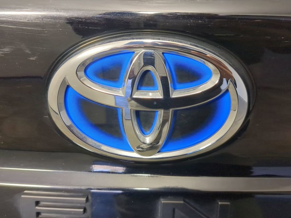 Used 2025 Toyota Sienna XLE image 13