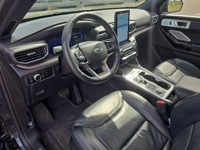 Certified 2023 Ford Explorer Platinum w/ Technology Package AWD/4WD image 15