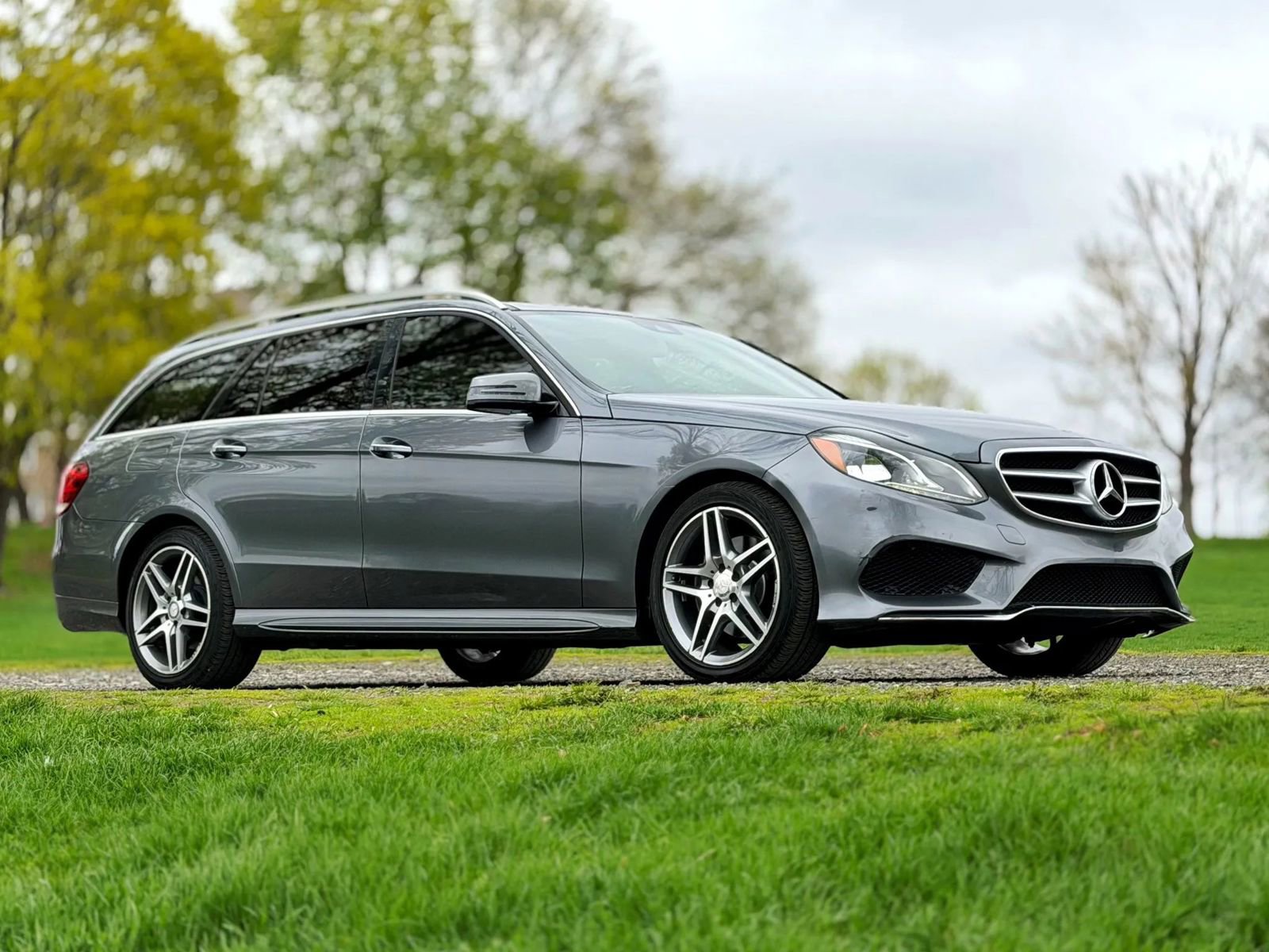 Used 2016 Mercedes-Benz E 350 4MATIC Wagon image 3