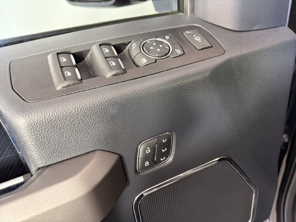 Used 2022 Ford F350 Platinum AWD/4WD image 19