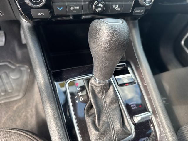 Used 2024 Jeep Compass Sport image 23