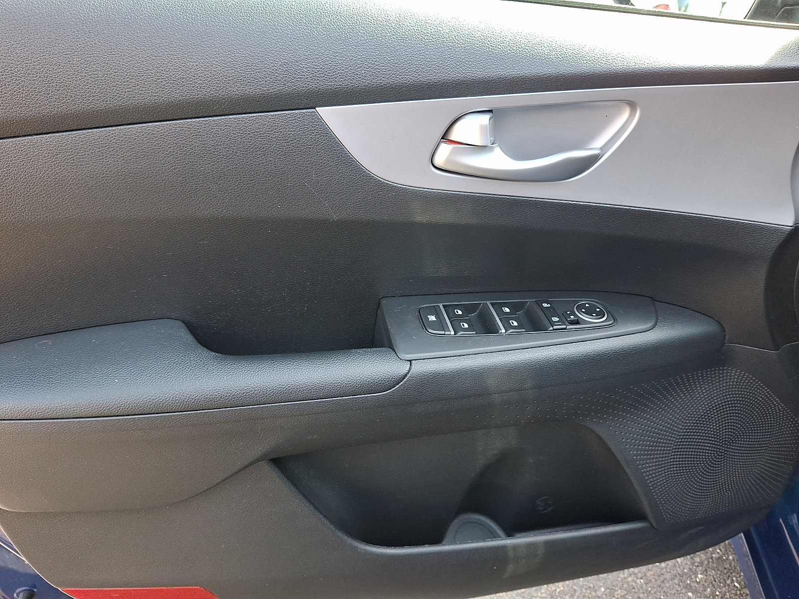 Used 2023 Kia Forte LXS w/ LXS Technology Package FWD image 14