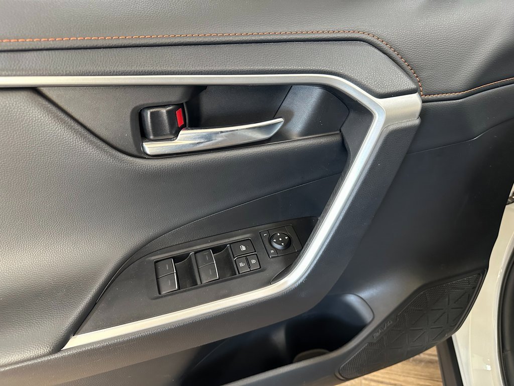 Used 2024 Toyota RAV4 Adventure image 11