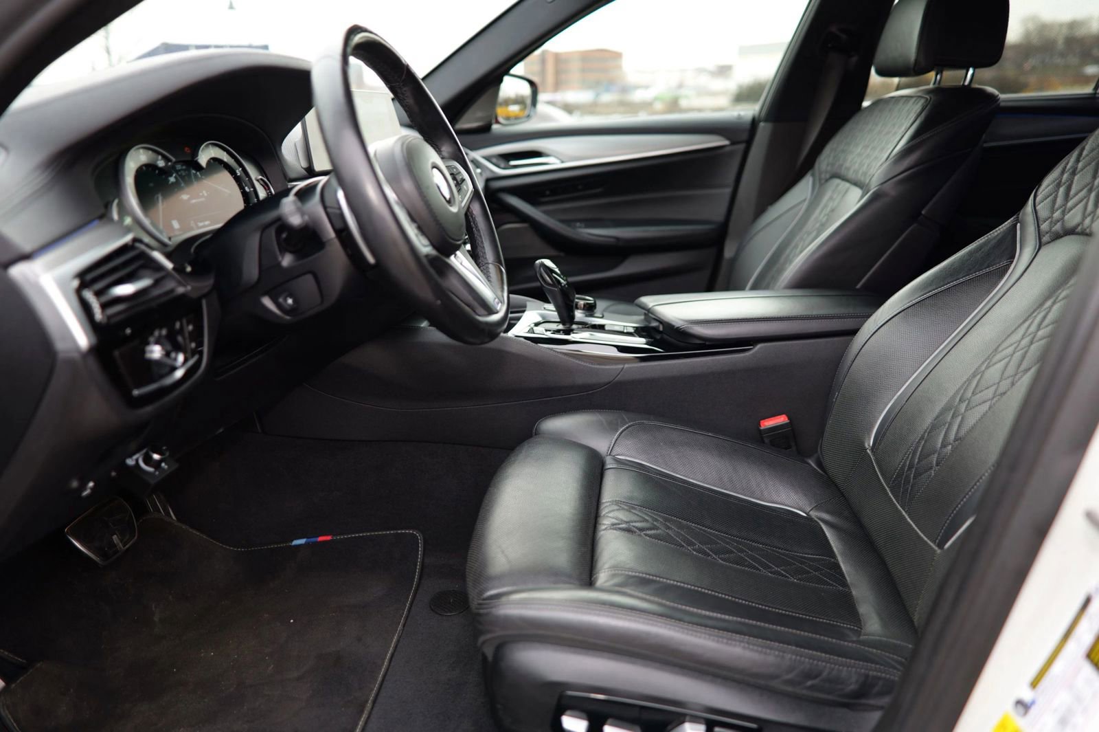 Used 2018 BMW M550i xDrive image 19