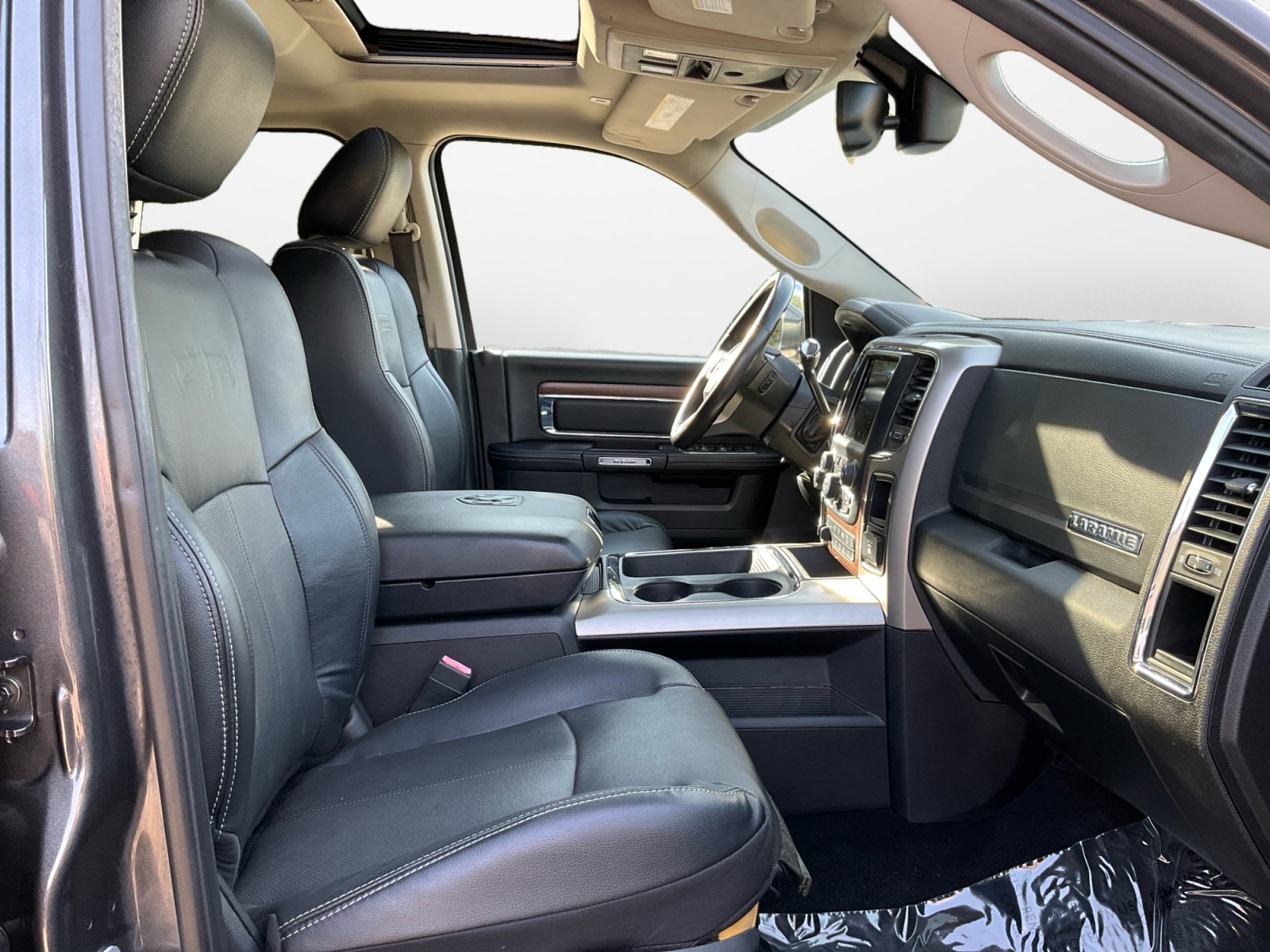 Used 2018 RAM 3500 Laramie AWD/4WD image 17