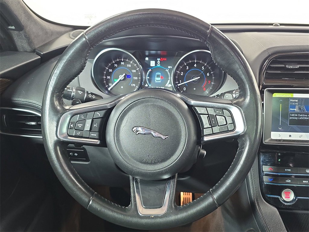 Used 2019 Jaguar F-PACE Prestige image 14