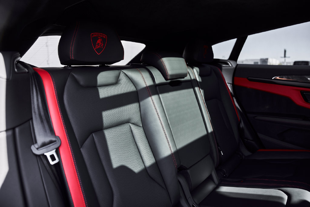 Used 2025 Lamborghini Urus S AWD/4WD image 43