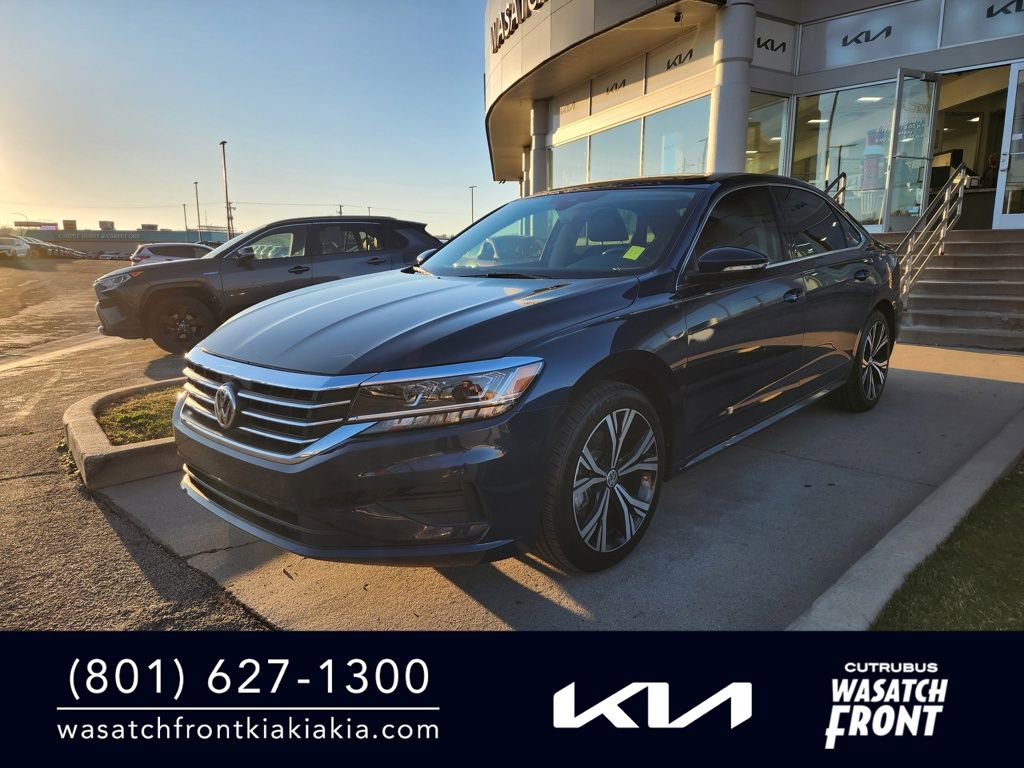 Used 2022 Volkswagen Passat 2.0T SE image 1