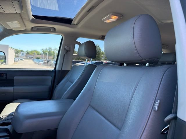 Used 2016 Toyota Sequoia SR5 w/ Premium Package AWD/4WD image 15