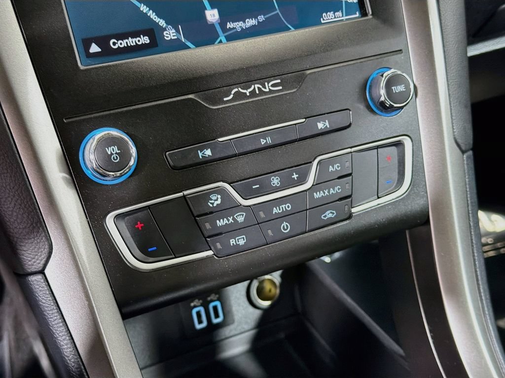 Used 2019 Ford Fusion SE FWD image 17