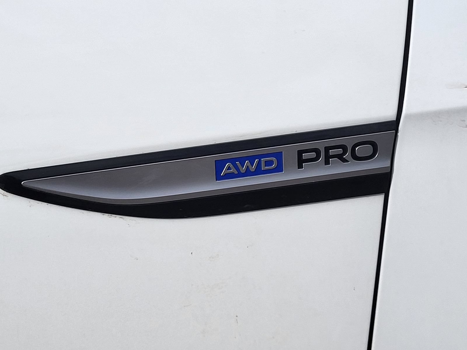 Used 2023 Volkswagen ID.4 Pro AWD/4WD image 11