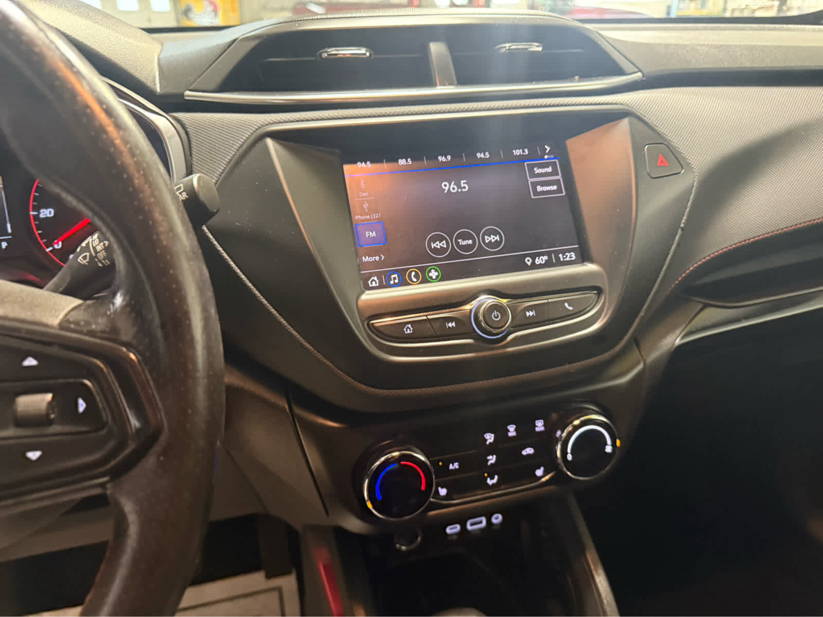 Used 2021 Chevrolet TrailBlazer RS w/ Driver Confidence Package image 12