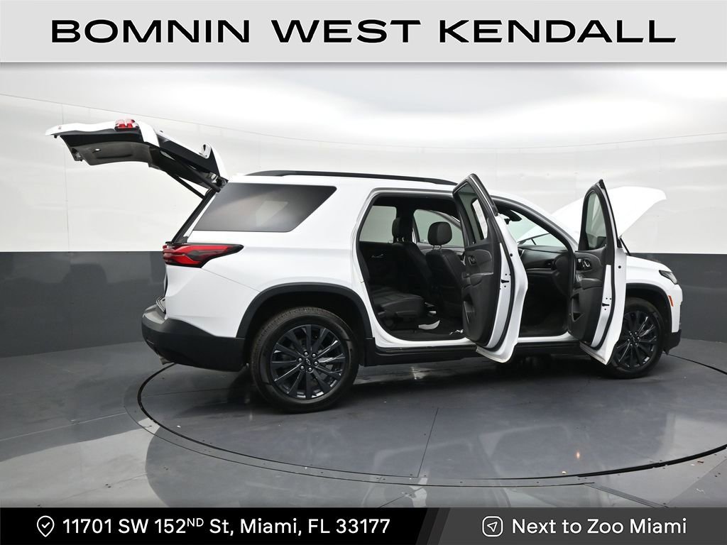 Used 2022 Chevrolet Traverse RS image 28