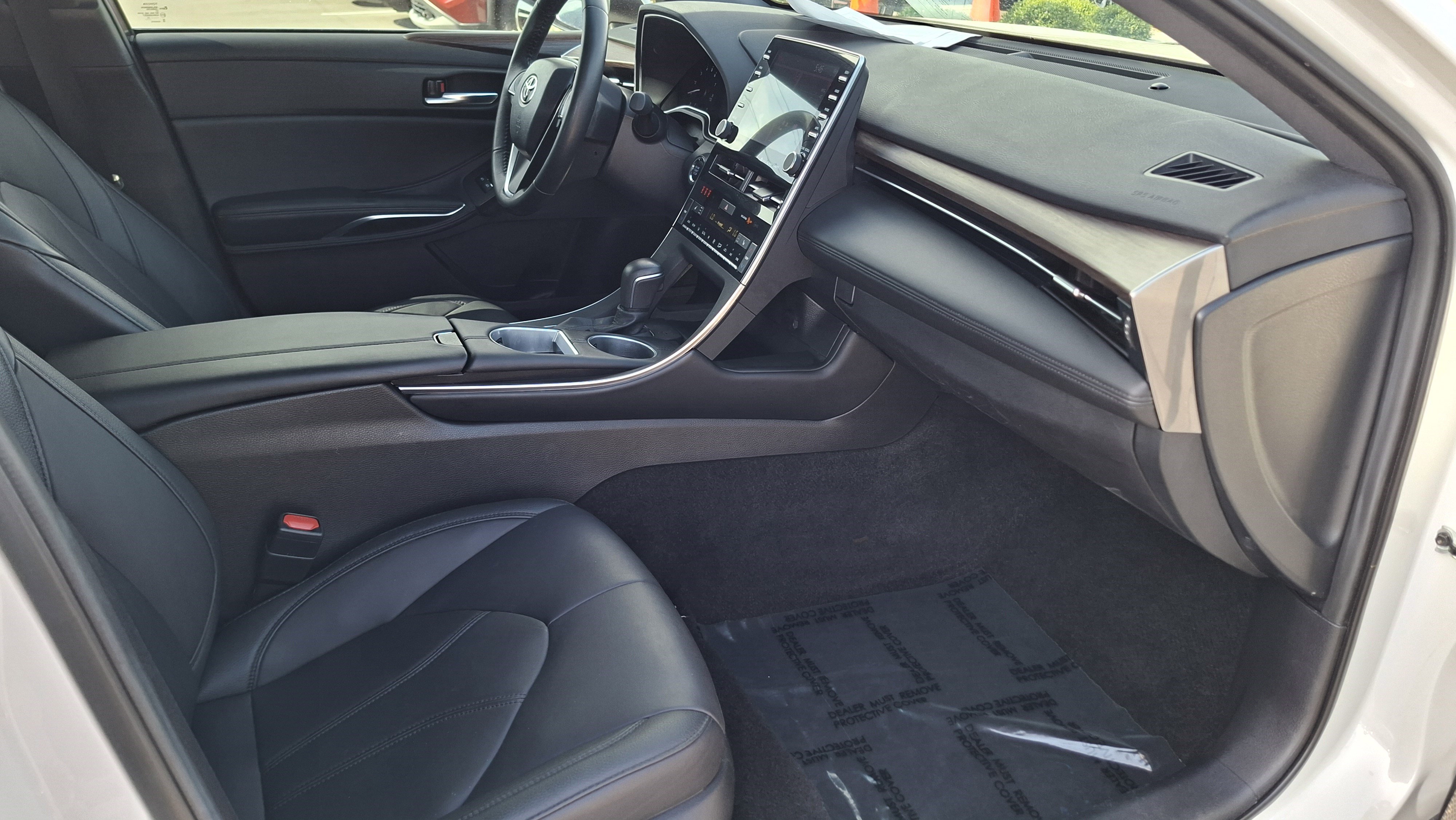 Used 2022 Toyota Avalon XLE FWD image 25