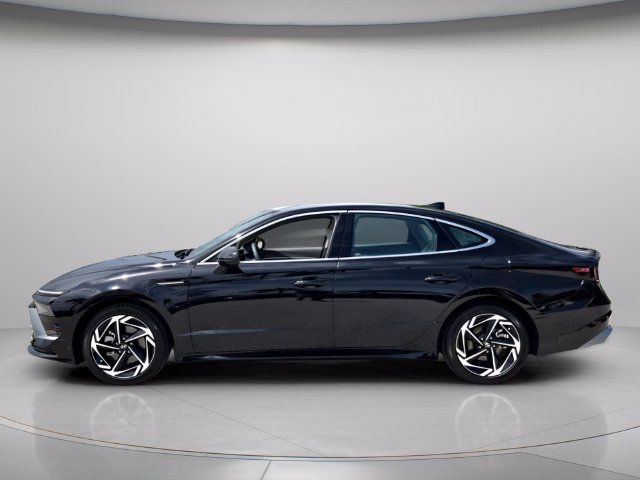 New 2026 Hyundai Sonata SEL FWD image 2