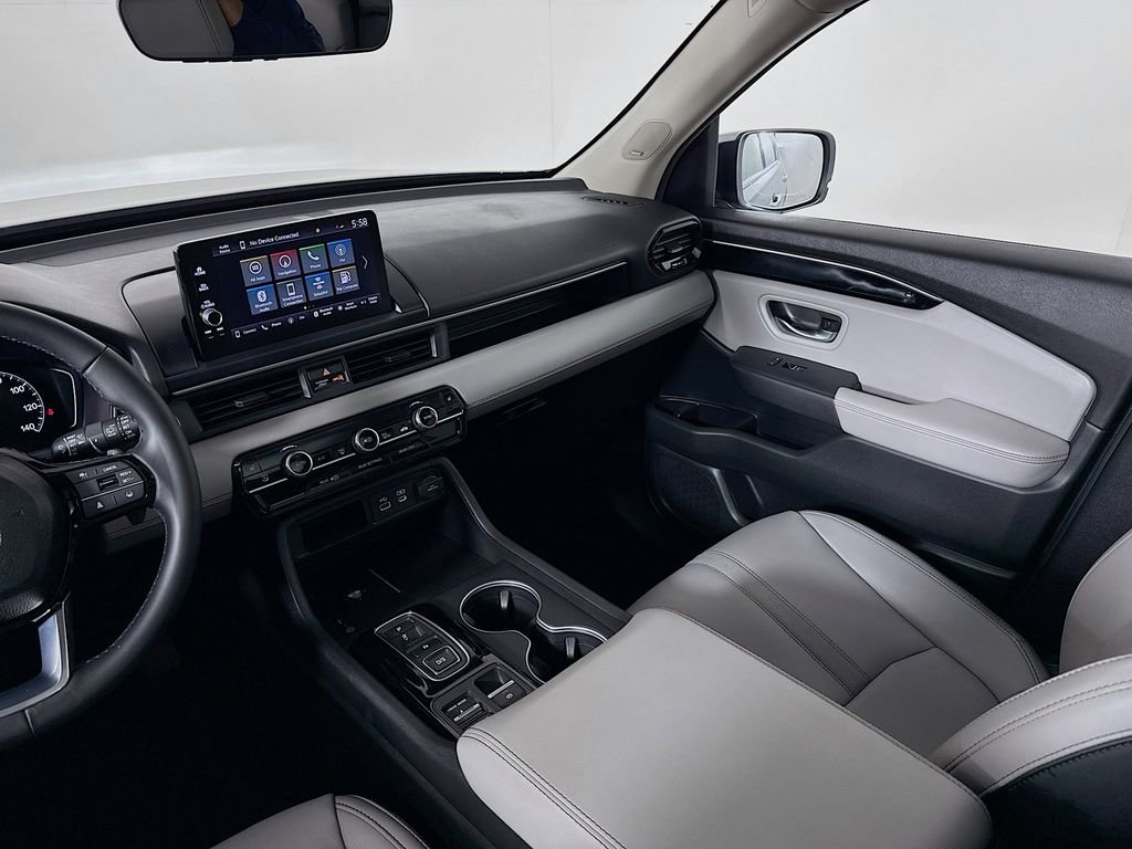 Certified 2025 Honda Pilot Touring image 21
