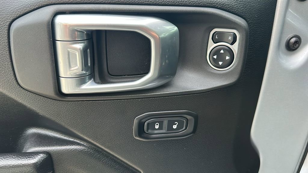 Used 2024 Jeep Wrangler Unlimited Rubicon 4xe image 16