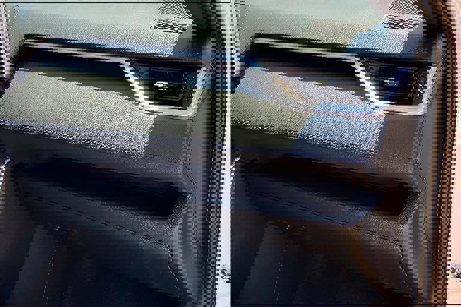 Used 2021 Toyota RAV4 XSE AWD/4WD image 19