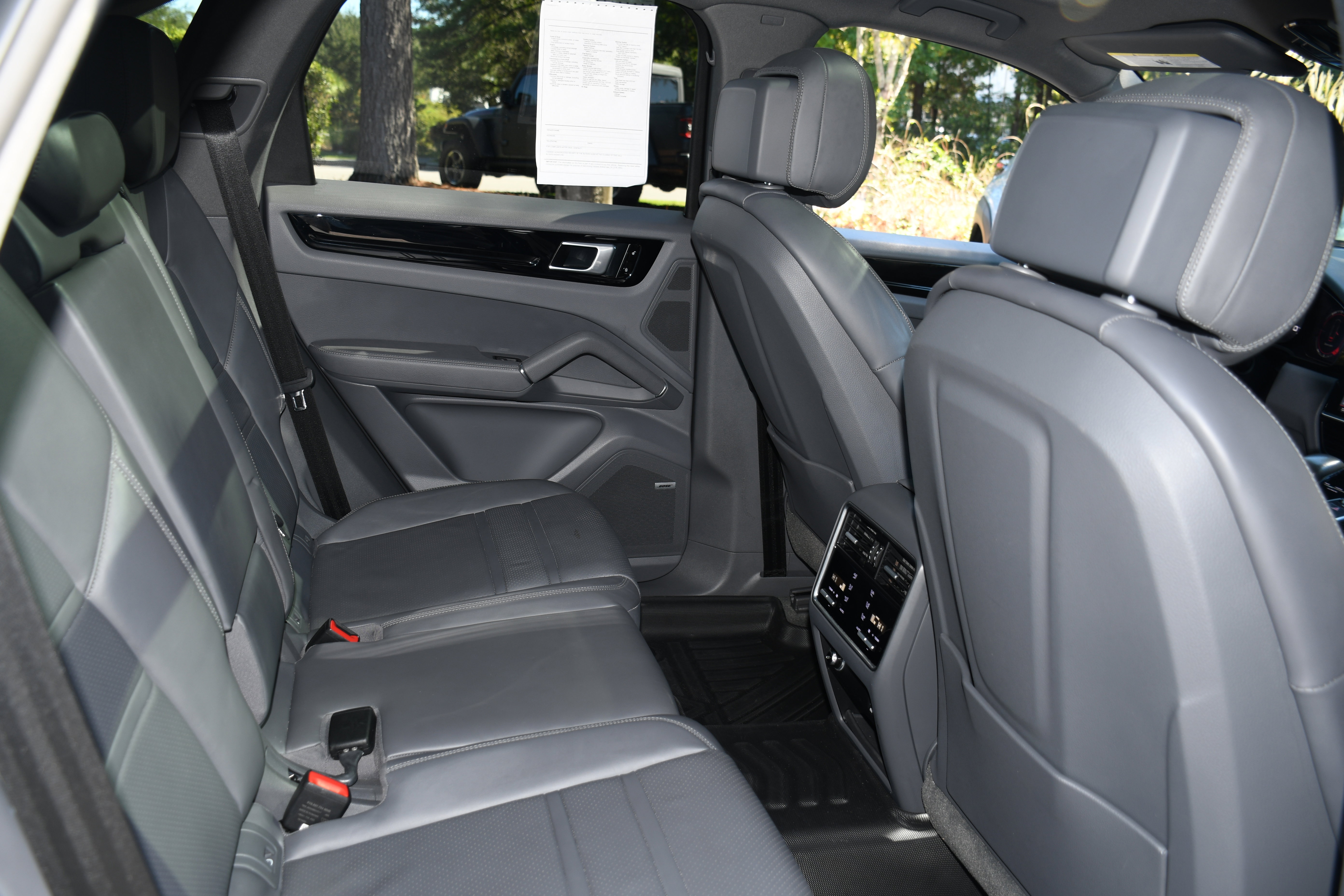 Used 2019 Porsche Cayenne image 22