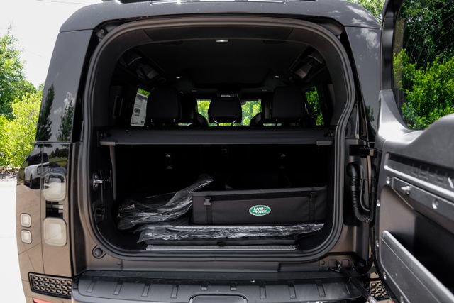 New 2026 Land Rover Defender 110 OCTA AWD/4WD image 66