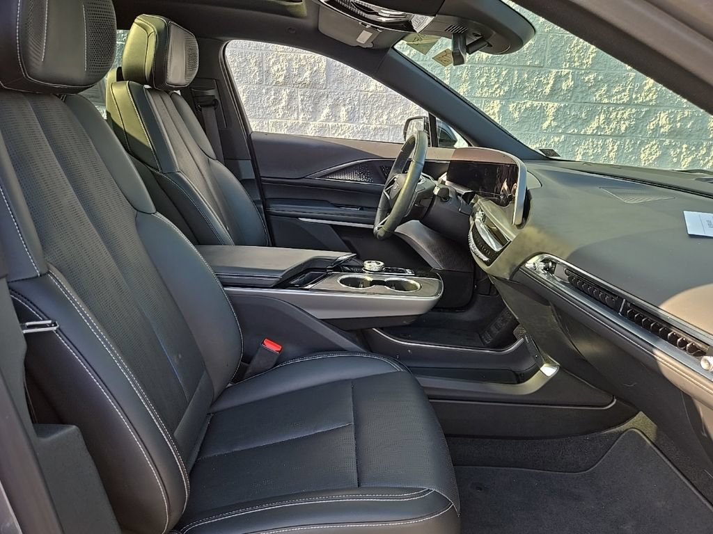 Certified 2023 Cadillac Lyriq AWD image 19