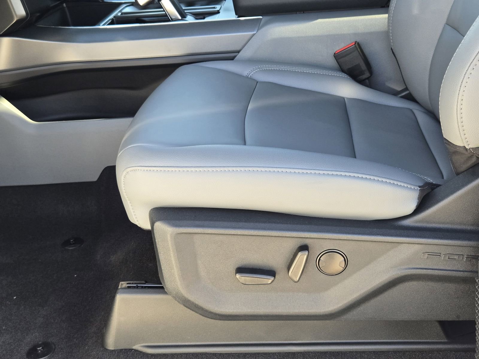 New 2025 Ford F150 Lightning Flash image 26