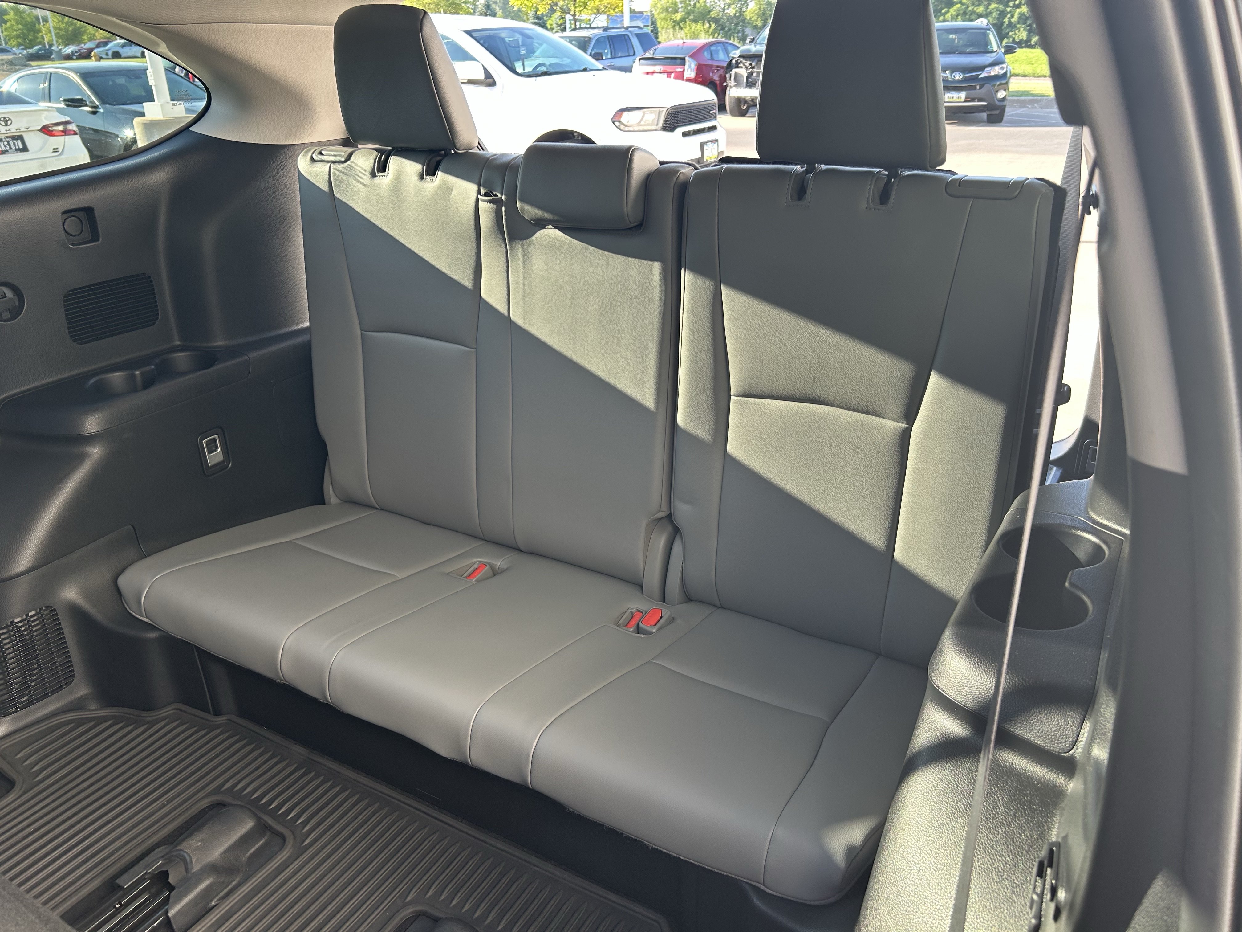 Used 2021 Toyota Highlander XLE AWD/4WD image 24