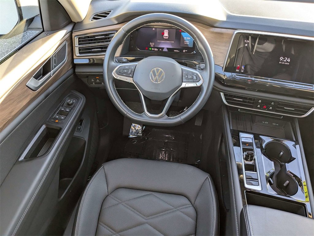 Used 2025 Volkswagen Atlas SE w/ Black Wheel Package image 19