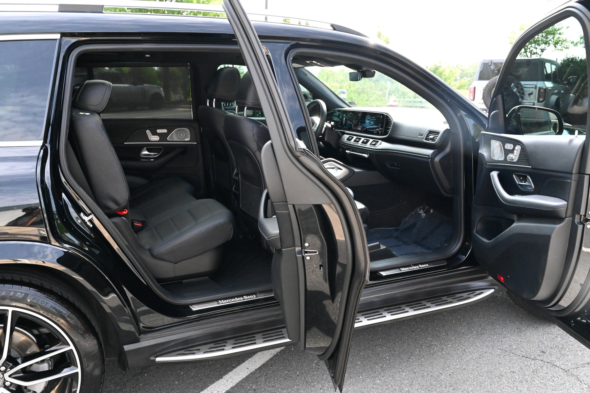 Used 2021 Mercedes-Benz GLS 580 4MATIC image 58