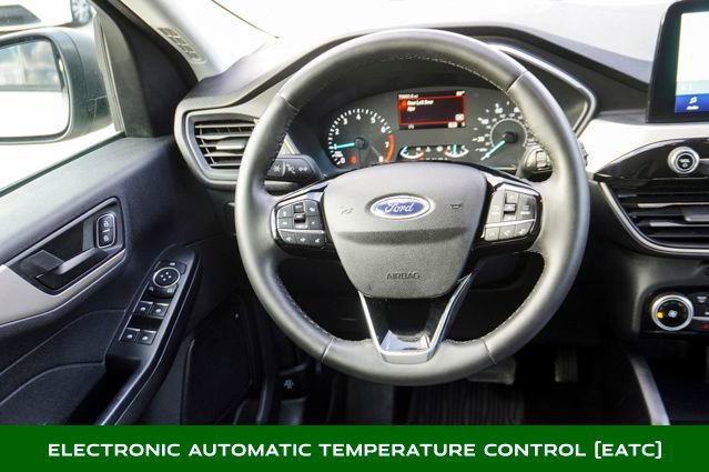 Used 2022 Ford Escape SE w/ Cold Weather Package image 9