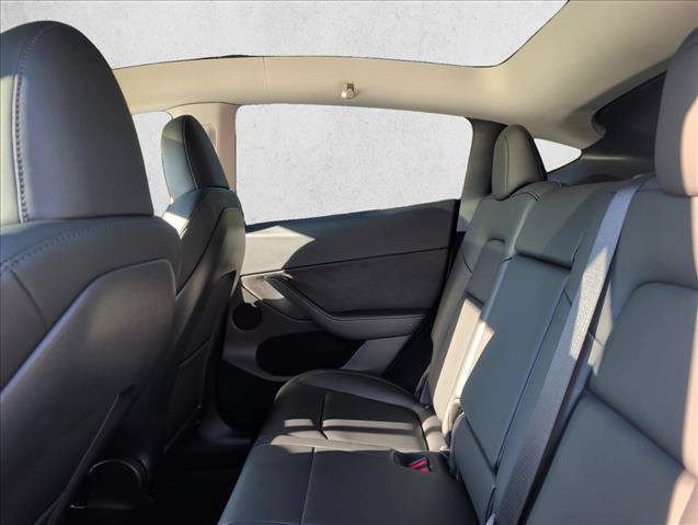 Used 2023 Tesla Model Y Long Range AWD/4WD image 17
