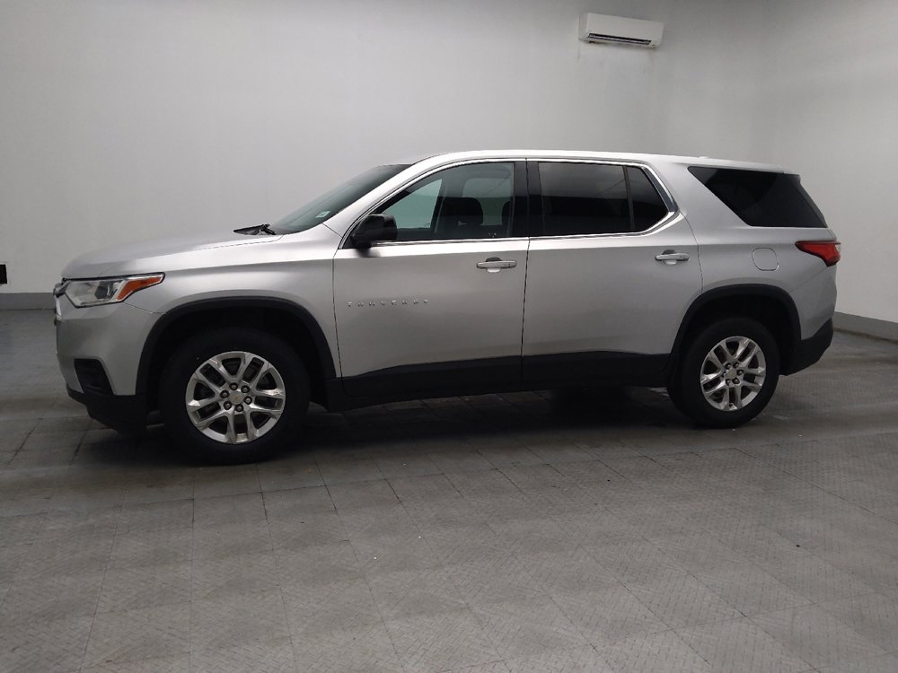 Used 2021 Chevrolet Traverse LS FWD image 2