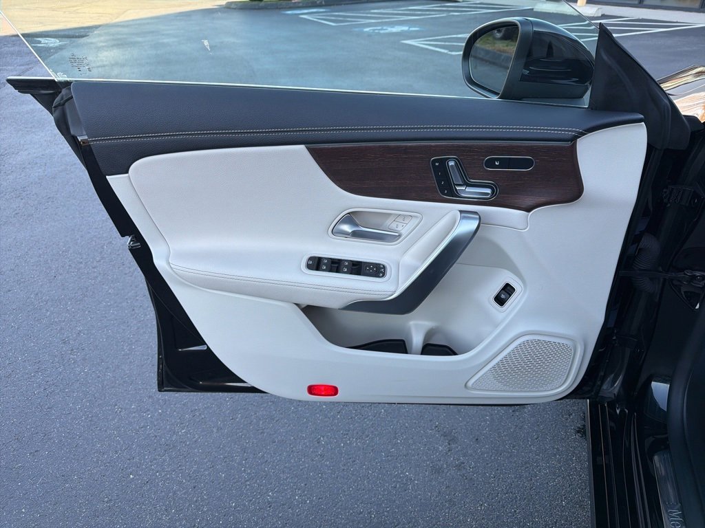 Used 2023 Mercedes-Benz CLA 250 4MATIC w/ Premium Package image 28