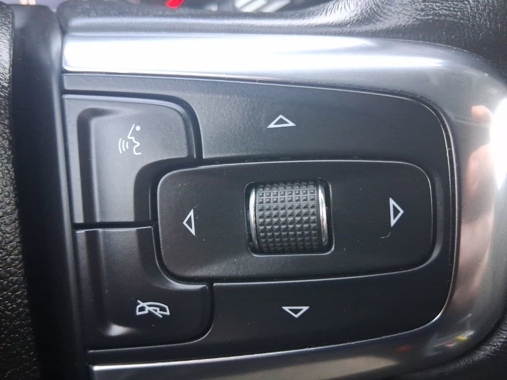 Used 2019 Chevrolet Blazer LT image 23