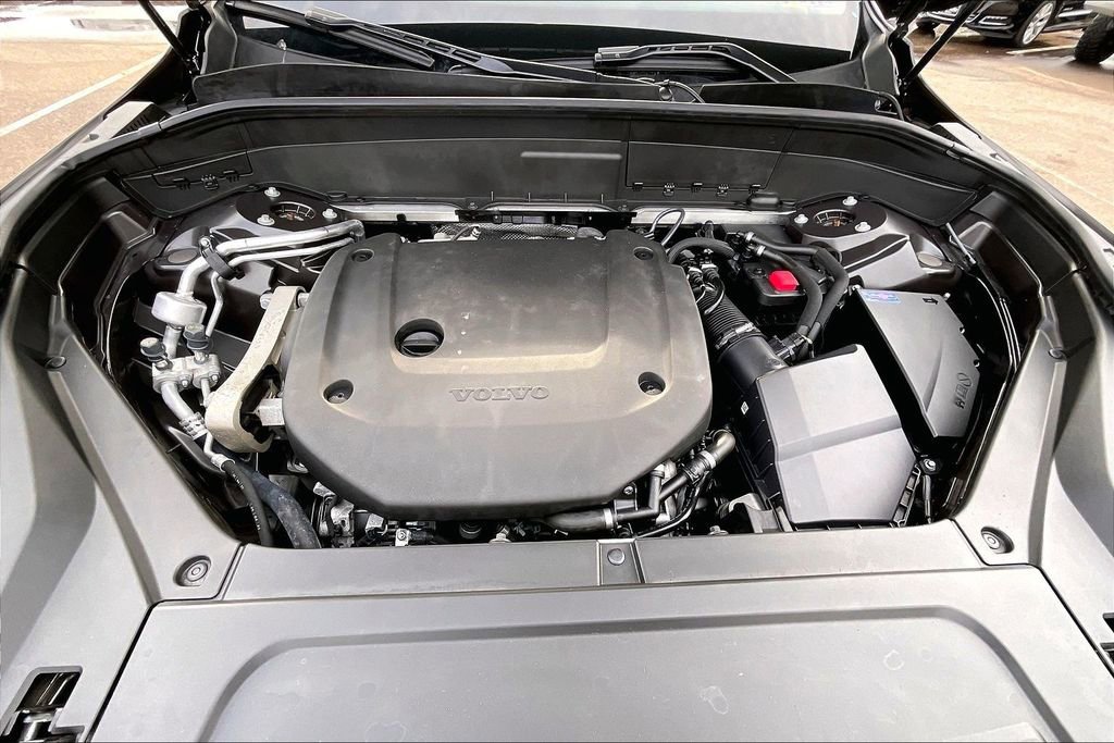 Used 2024 Volvo XC90 B6 Plus w/ Protection Package Premier image 9