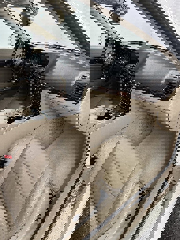 Used 2011 Mercedes-Benz E 350 Cabriolet image 32