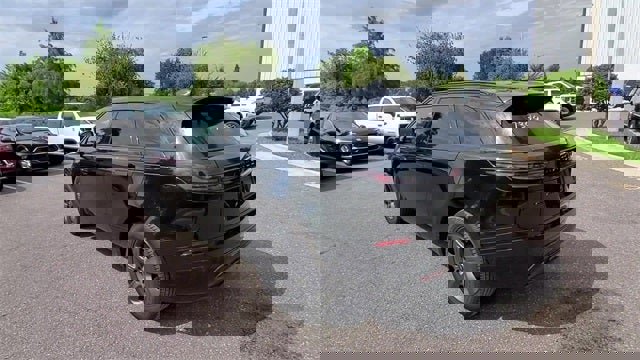 Used 2025 Land Rover Range Rover Velar Dynamic SE image 40