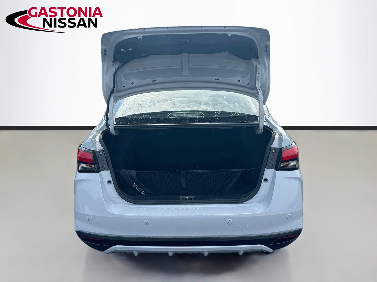 Used 2025 Nissan Versa SR w/ Trunk Package FWD image 34