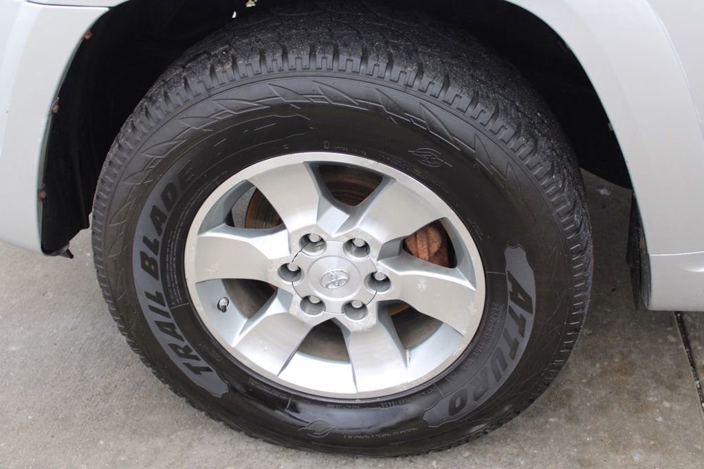 Used 2013 Toyota 4Runner SR5 image 12