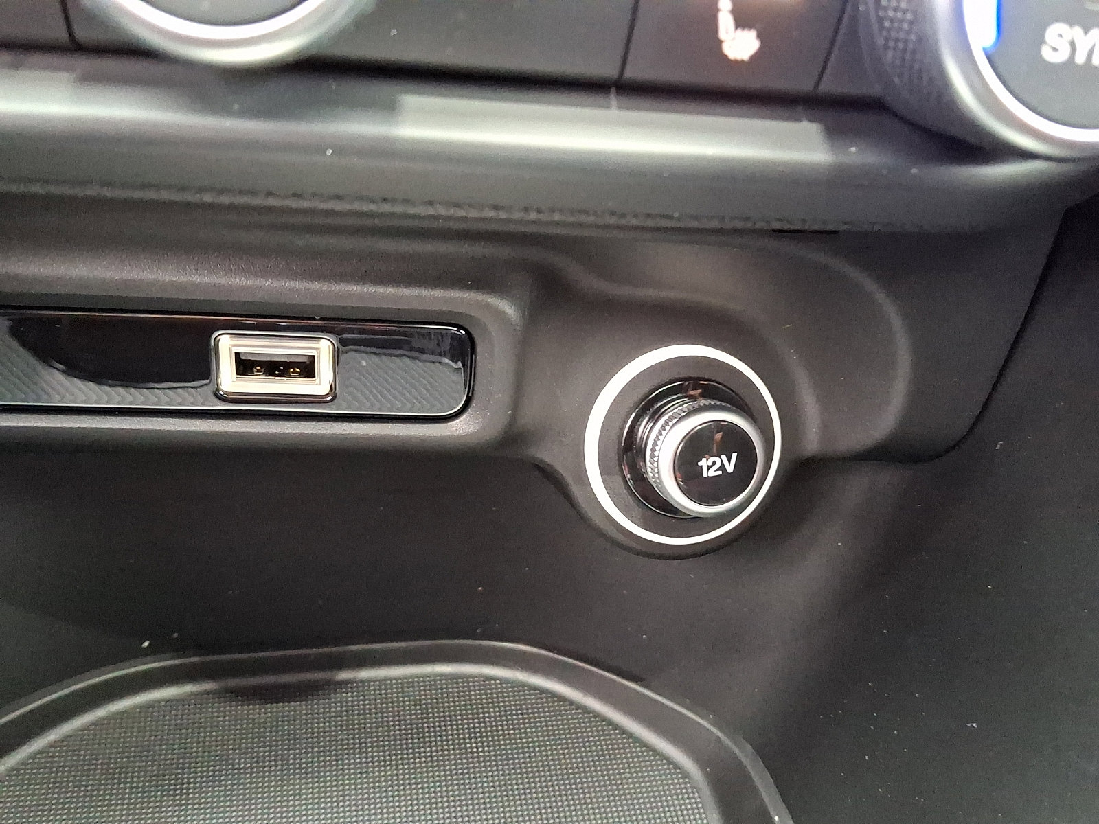 New 2026 Alfa Romeo Giulia AWD image 18